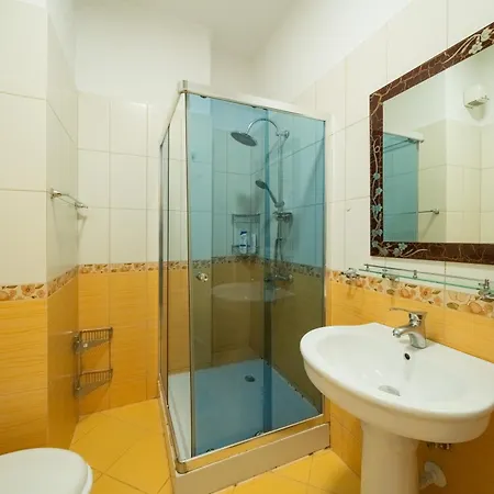 公寓 Prestigious Spacious Historical In Center